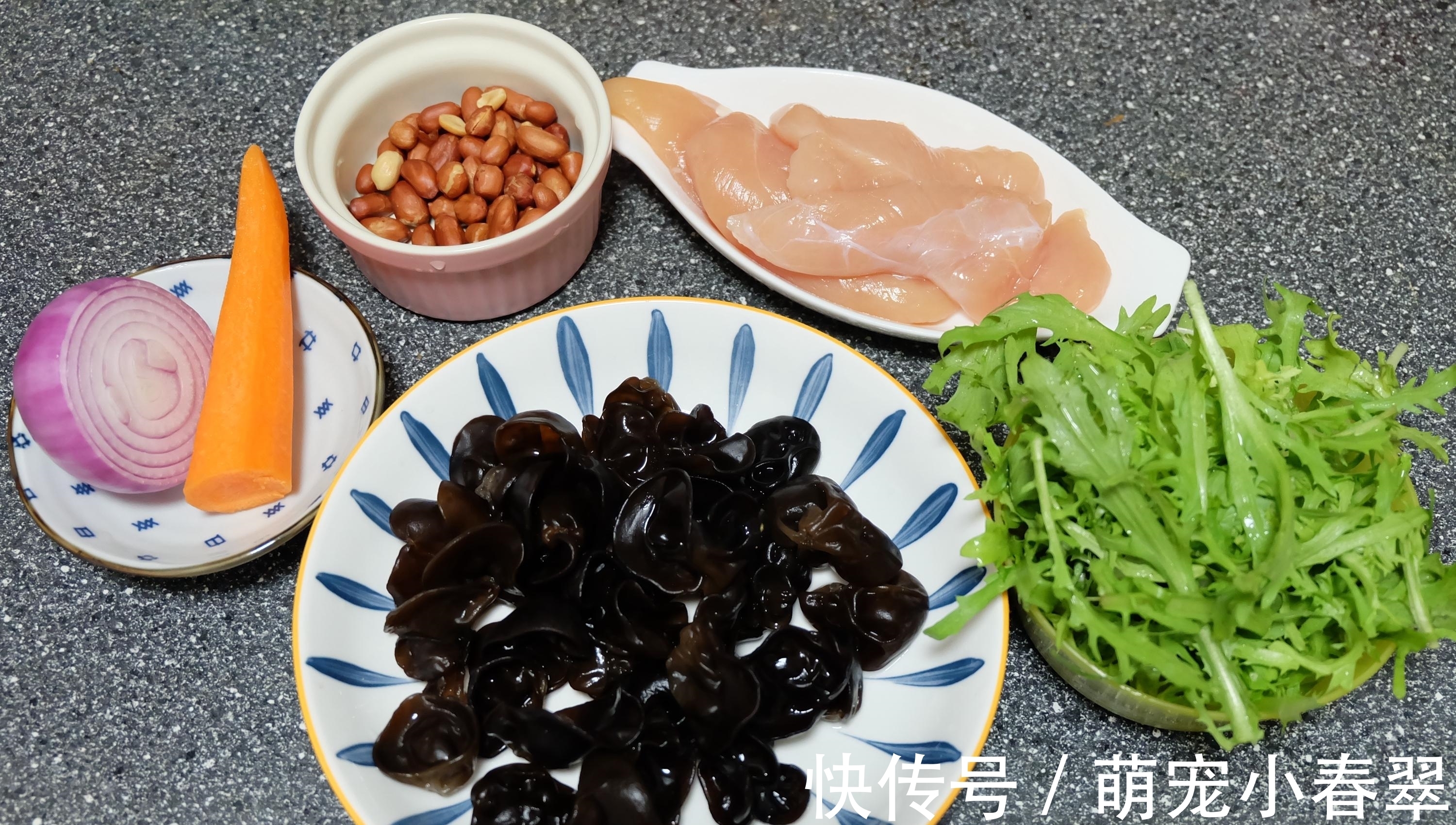 夏天最爱轻食减脂餐，鸡胸肉沙拉做法简单营养丰富，越吃越喜欢