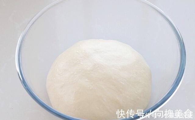 做面包用中种法,出膜快细腻拉丝,既当早餐又是零食,出炉遭哄抢