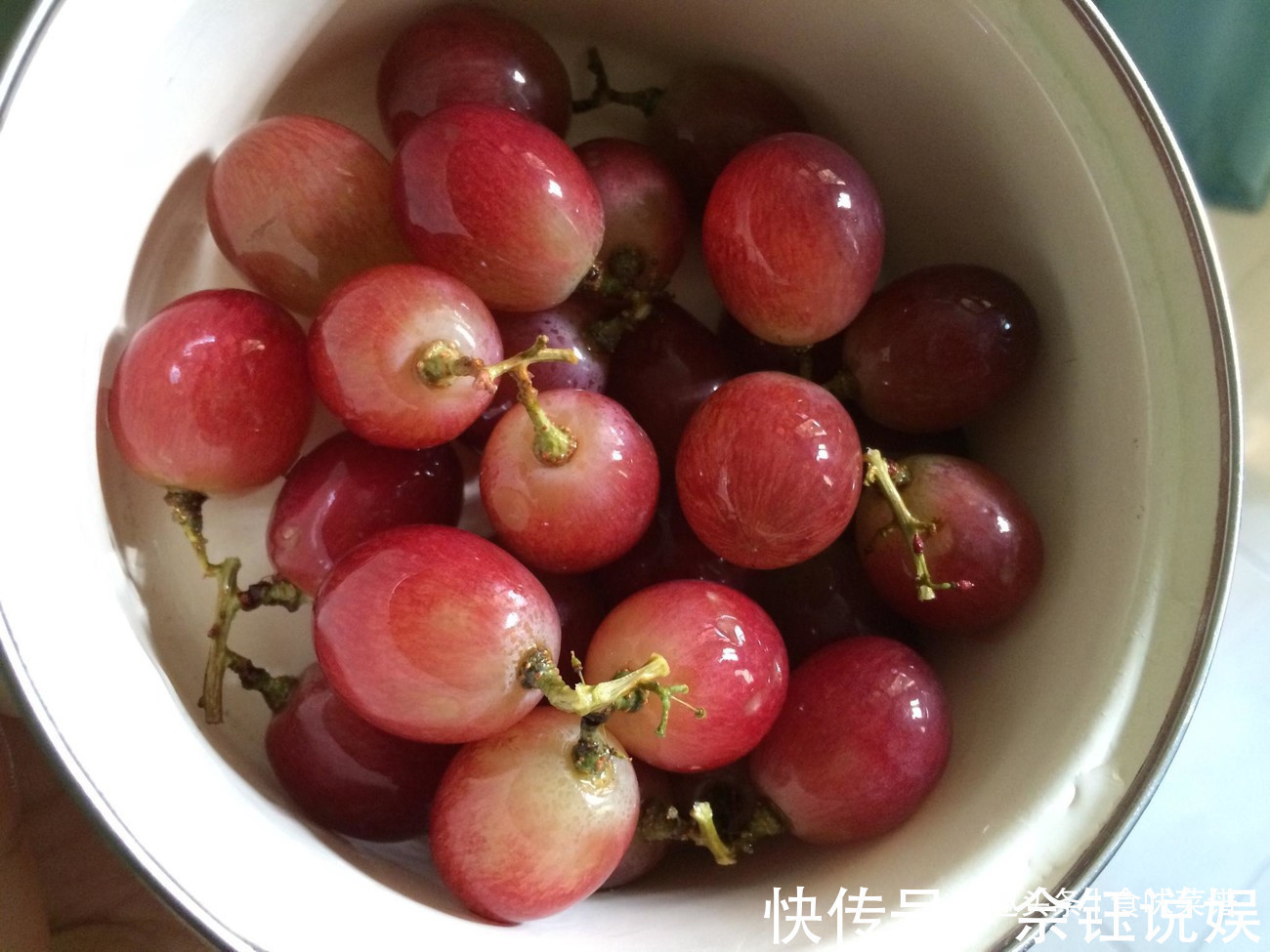 葡萄别只会加盐清洗!多加一步骤,虫卵自动溜走,吃着更放心