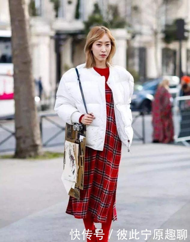 长度|最近火了一种穿法,叫“及臀羽绒服+裙子”,保暖显瘦,照穿准美