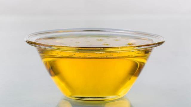 酒精|高血压要严格忌口少碰4物，遵循5原则，血压可能比较“乖”