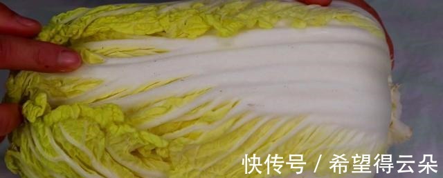 水分|白菜别放在冰箱保存,老菜农教我一个妙招,白菜新鲜水分多!