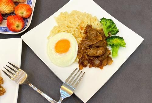 肥牛|40岁阿姨轻断食晚餐，简单营养，低脂饱腹，同事：难怪体重不过百