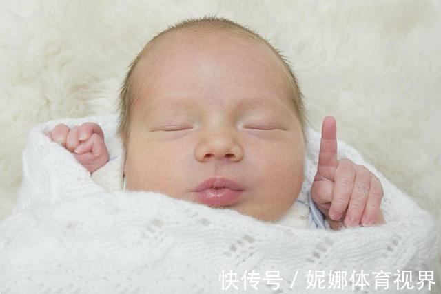 小霜|产妇刚上产床准备,孩子“咣当”一声就出来了,大夫:情况不好