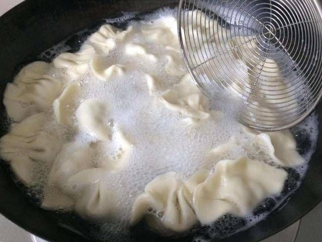 大葱|韭菜馅水饺,最怕放这东西,很多人都不知道,难怪吃着不香不好吃