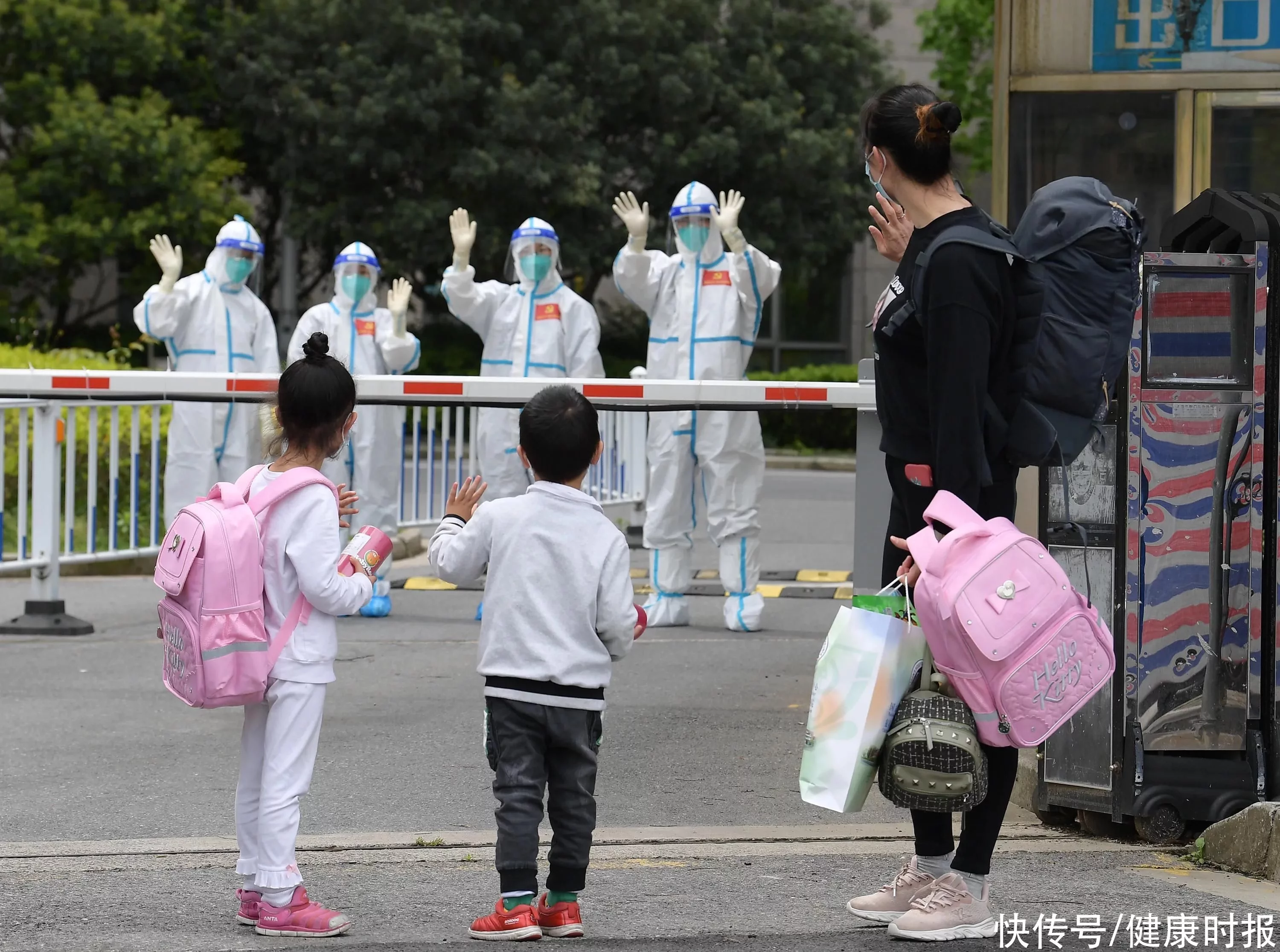 每日新增感染者下降至2000以下，上海距离社会面清零还有多远？