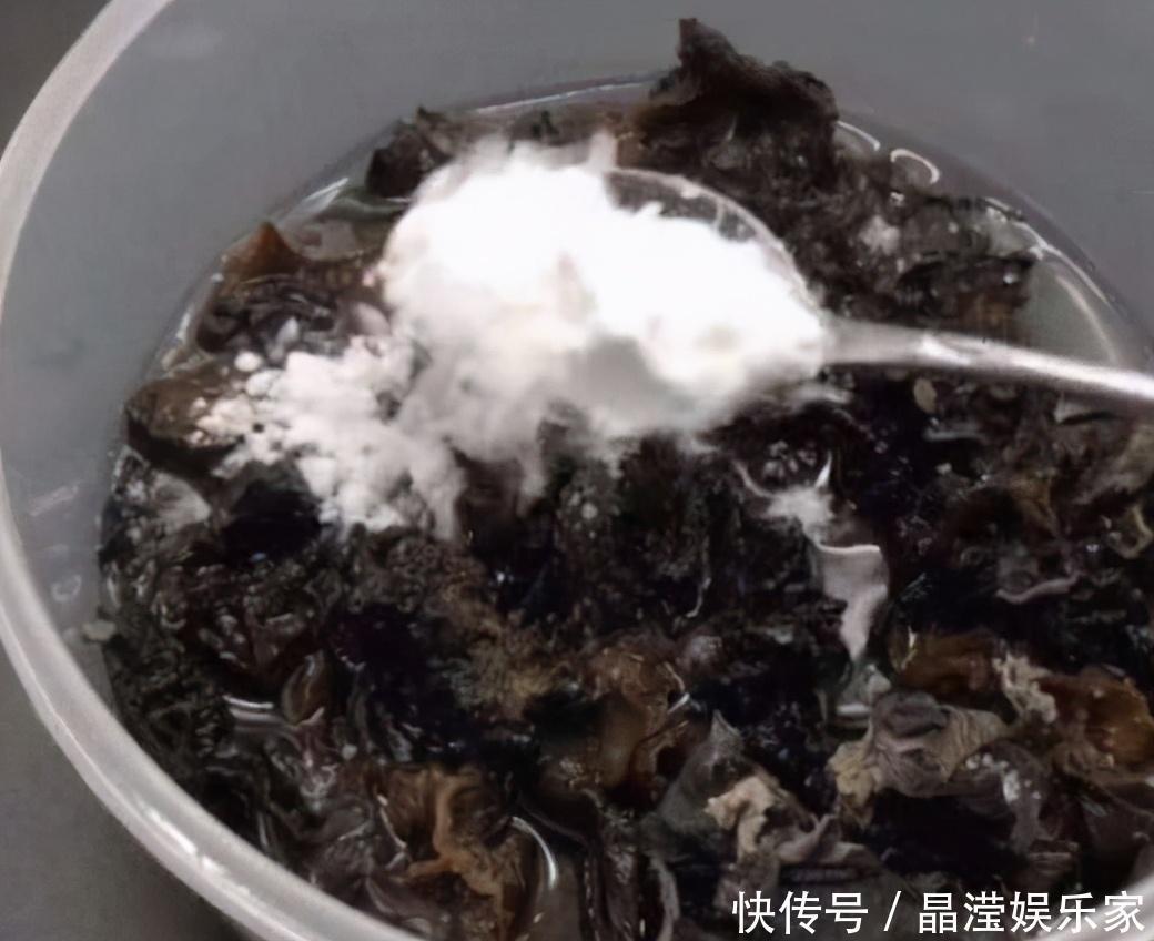 十人泡木耳9人错,教你3招,快速泡发又干净,饭店厨师都这么做