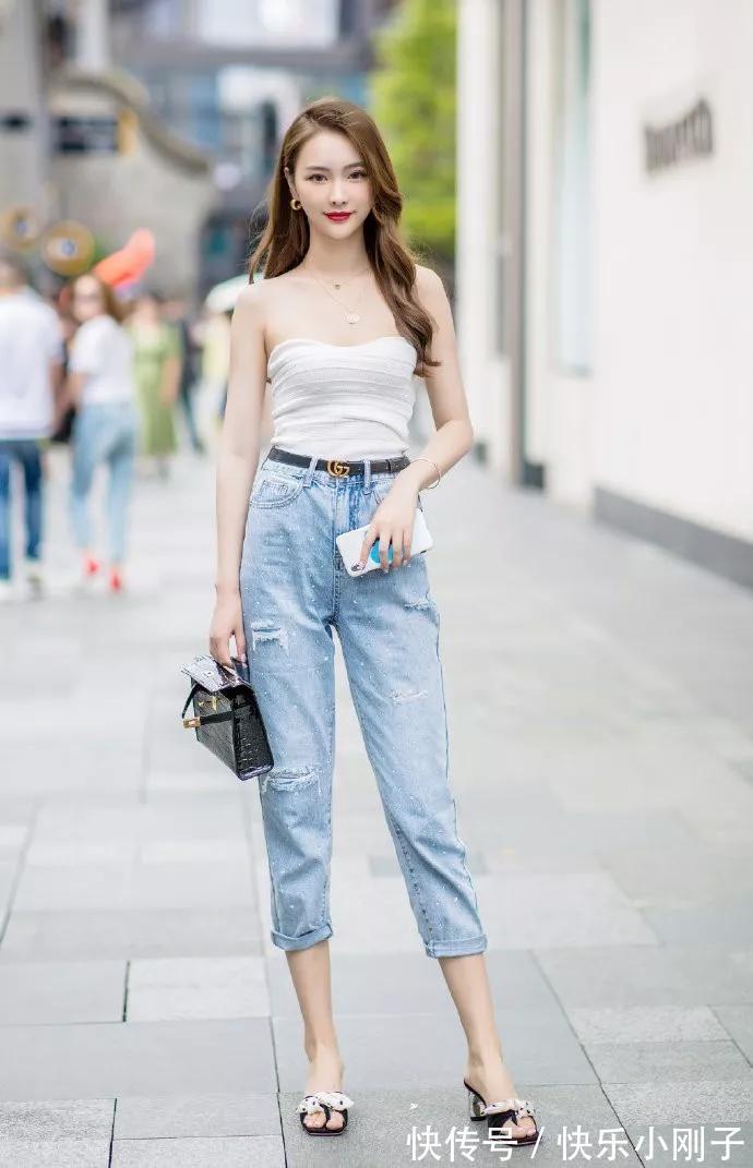 连衣裙 红色连衣裙,细碎波点看上去十分俏皮,带着一种时尚的浪漫