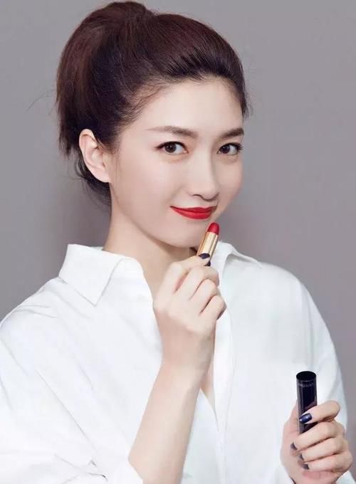 口红是“粘杯”好还是“不粘杯”好？看完大家都惊讶了