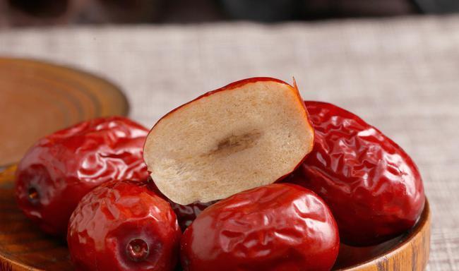 红枣|建议中老年:入秋少吃肉,若不差钱常吃这5种食物,营养高好吸收