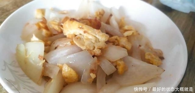 营养美味的早餐，圆葱炒鸡蛋营养丰富，味道鲜美，特别好吃