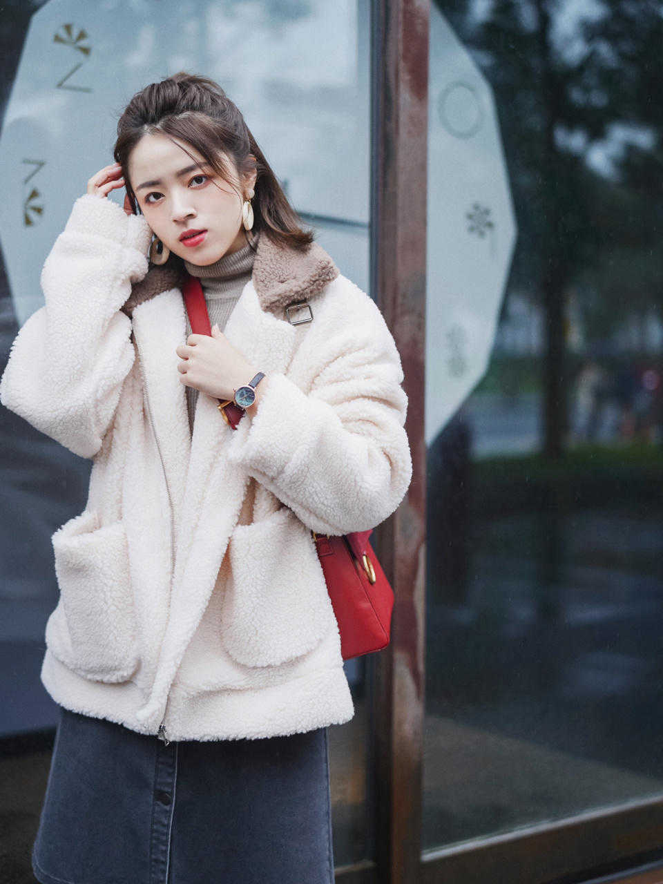 羊羔毛|冬天怕冷的博主都穿羊羔毛外套,时髦保暖有气质