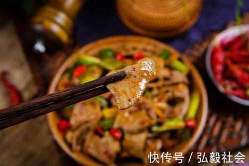 洋葱|炒猪肝不可直接下锅，少做了一步，难怪又腥又老，吃着黏糊糊的
