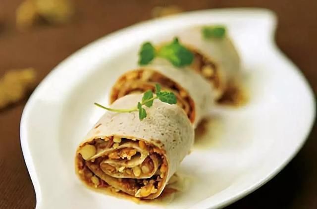  核桃仁|回锅牛肉，如意香干，麻酱杂果卷，酱香时蔬丸子的做法的做法