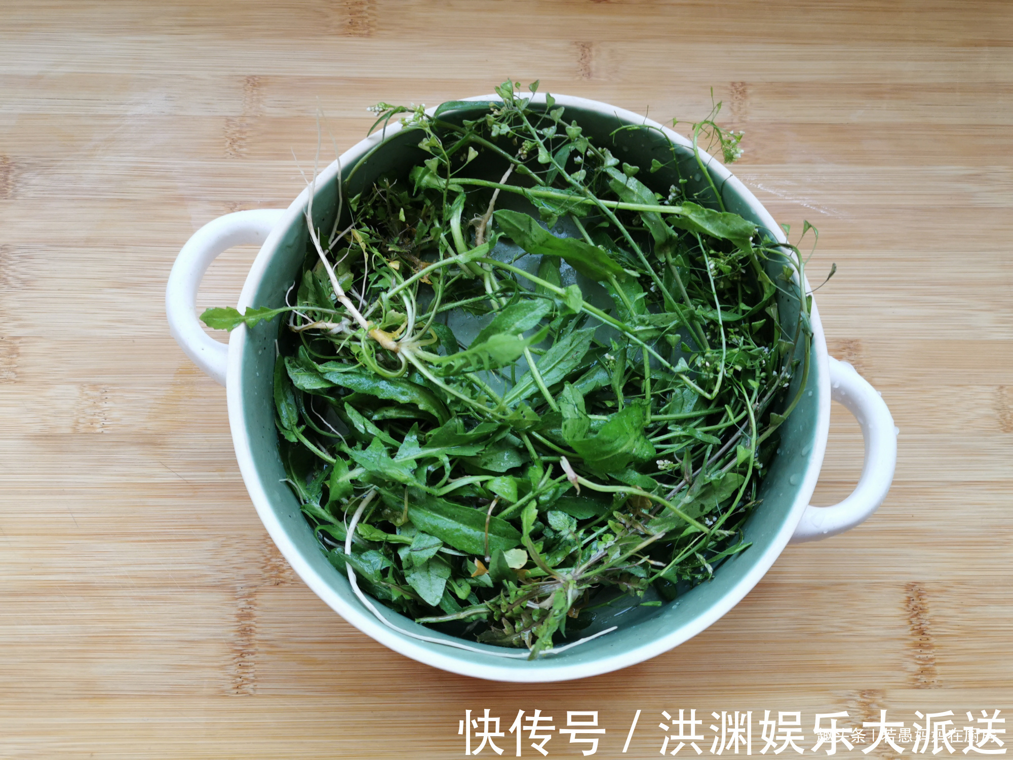 煮鸡蛋该用冷水还是热水教你煮鸡蛋的3个小窍门，不粘壳还好剥