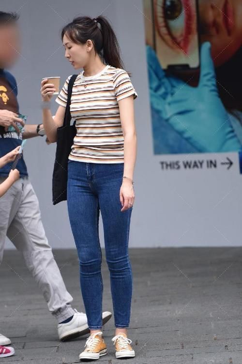 帆布鞋 优美修长的大美女,时尚优雅独特之美,晚上下班一起吃个饭吧