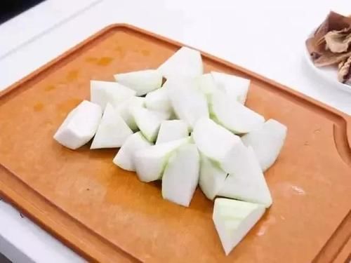 猪肉|常吃这道菜,皮肤像鸡蛋一样光滑白皙!连面膜都省了