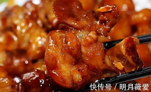 入味|炖猪蹄时，不可直接放盐，多加一点“它”，猪蹄软烂入味不油腻！