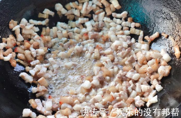 炒酱|做炸酱面，炒酱是关键，教您详细做法，酱香浓郁，在家也吃得香