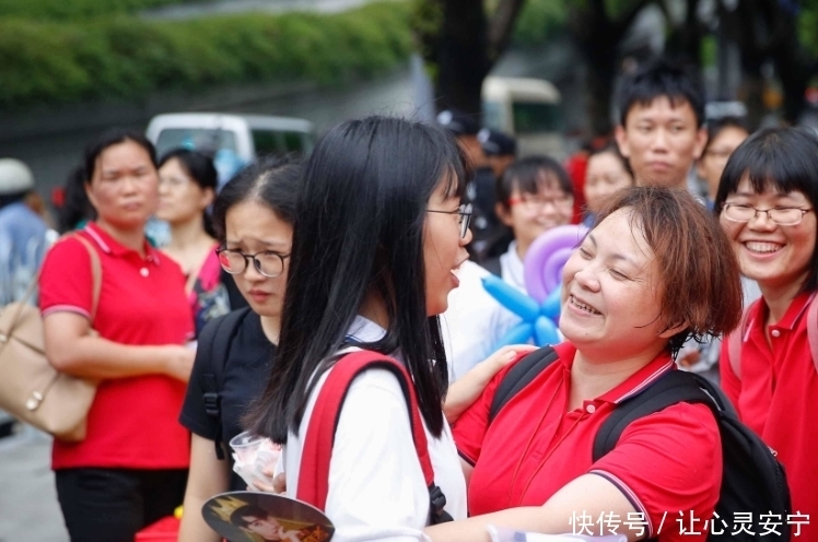 高中生的堕落行为，迈出第一步或与重点大学无缘，要严于律己