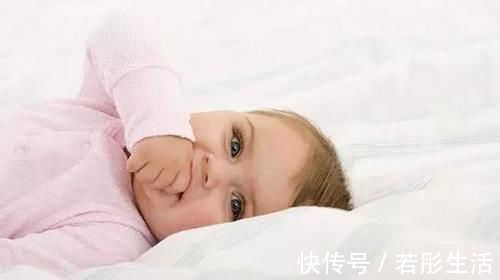 孩子们|3岁前,孩子若有这些“坏习惯”是变聪明的表现,家长不要随意制止