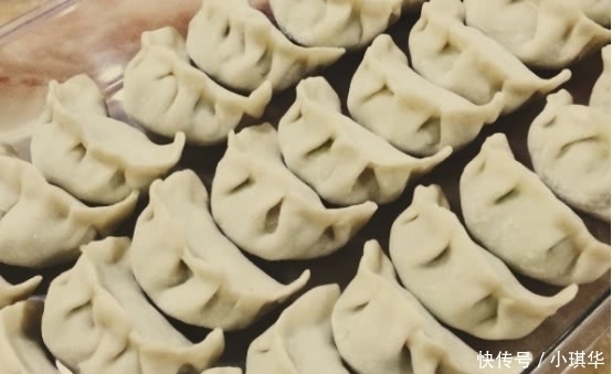 调韭菜馅时，两种东西是不能放的，水饺又腥又难吃！