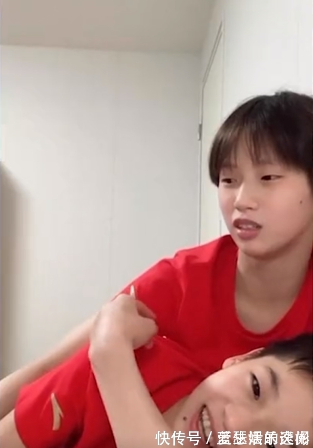 全红婵陈芋汐“秀恩爱”!红姐:亲我一口啊,陈芋汐:我的天啊