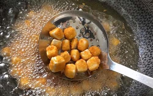 芋头创新吃法，不蒸不煮不红烧，颜值高口感好，老人小孩都爱吃