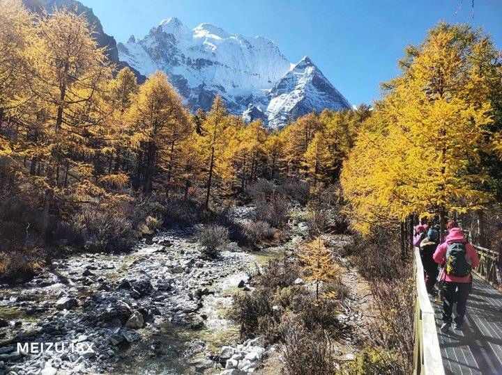 游记|稻城亚丁游记（六）忍高反同游冲古寺，遇藏民独走亚丁村