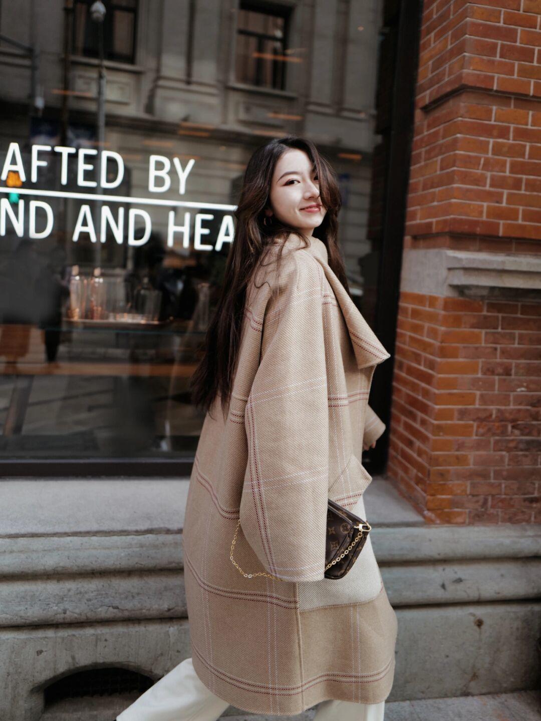 暖色调|冬季想保暖就试试“暖色调大衣”，体面而优雅，让你气质爆表