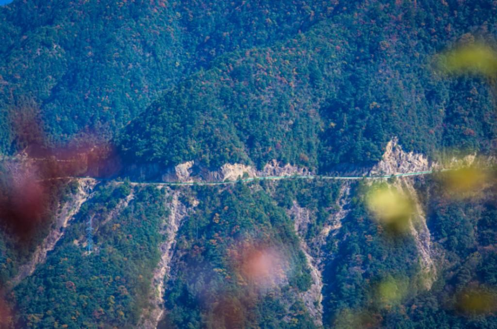 层峦|徽州3条自驾天路，串起了古徽州一半的美景，一路穿丘陵越层峦......