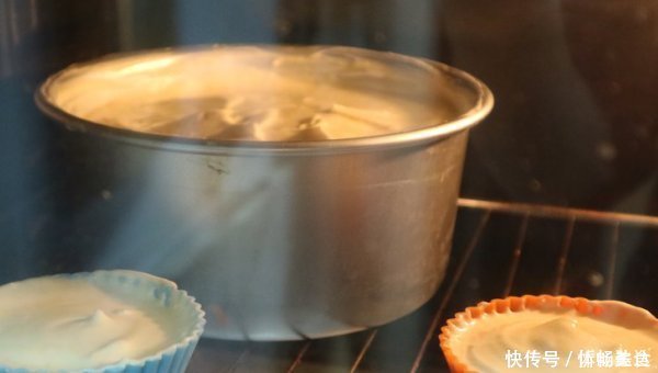 低脂的百香果戚风蛋糕,酸甜可口而又柔软,可按需求调整口味