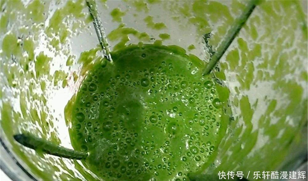 手竿钓草鱼,关键在于用饵,饵料对了口,大草鱼也能连竿