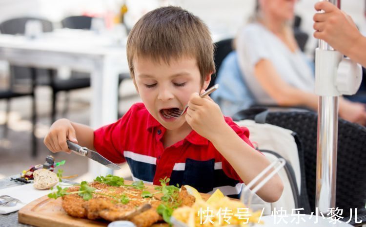 孩子|半年长高5厘米,9岁男孩高出同龄半个头,只因奶奶的这道食物