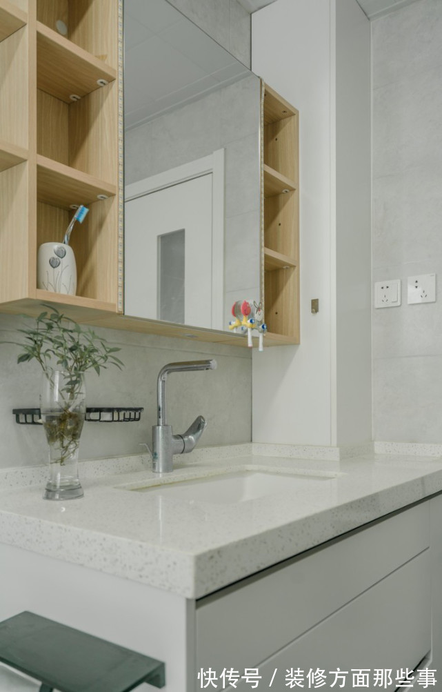 落地柜|97平北欧风三居室，一字型的落地柜，空间整体感和储物兼具