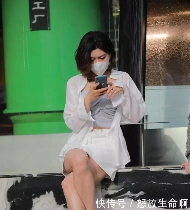 让这个冬天既舒服又有时尚感的连衣裙装扮,穿出优雅的姿态