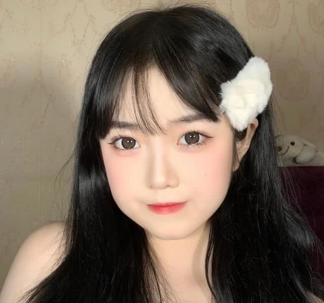 眉毛|脸大却很漂亮的女生,这几点太明显,难怪不遮脸也有高颜值
