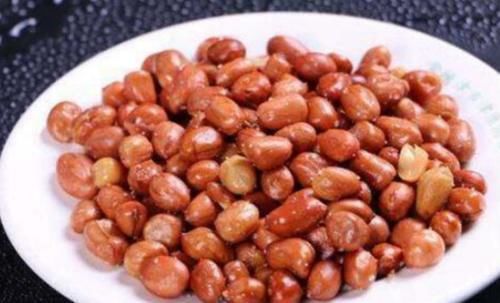 做油炸花生米,直接炸是大错!学会5技巧,又香又脆,放凉不回软