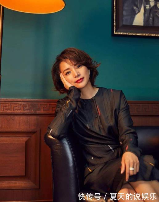 美国|参观董卿在美国的豪宅，全屋卫生间都有十个，户外环境像园林景观