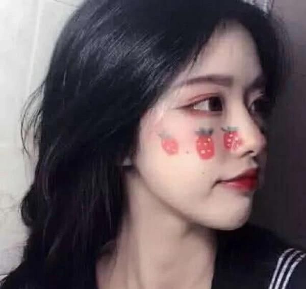 隐形眼镜|学生党想“越长越漂亮”,请远离这“3行为”,否则颜值会下滑