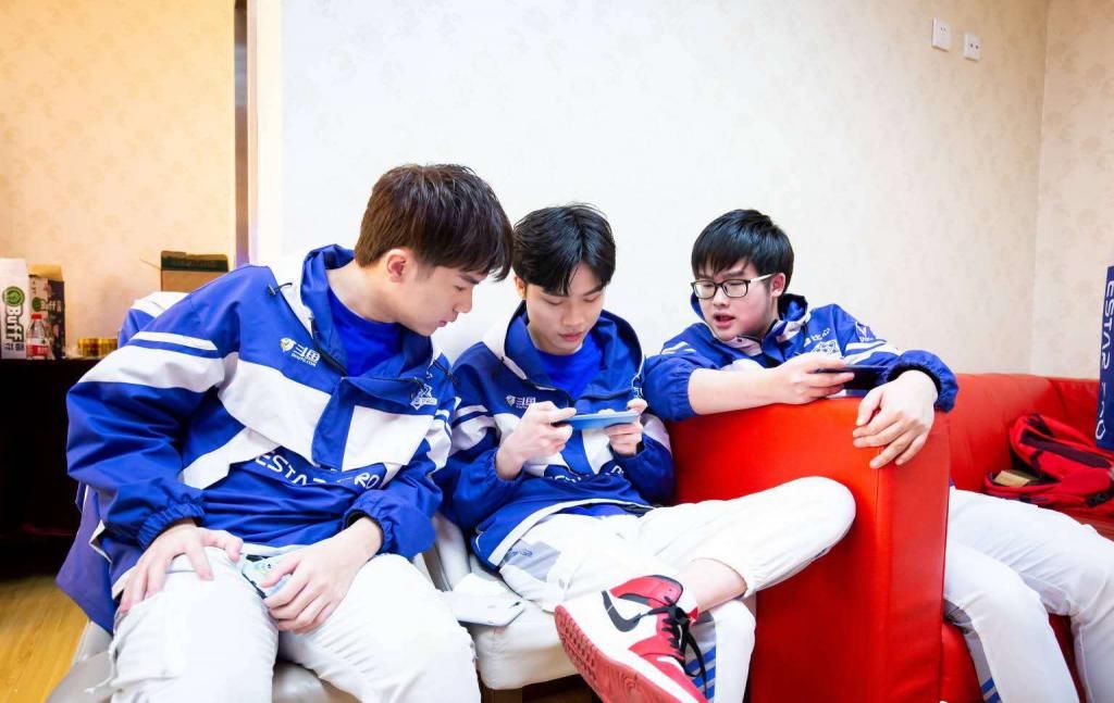 雪藏|eStar林教练专访:“雪藏”猫神的另一个原因曝光,花海永远是1号位!