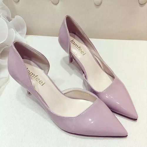 美脚搭美鞋，挑一双最适合校园舞会搭配的最纯透明亮晶高跟鞋