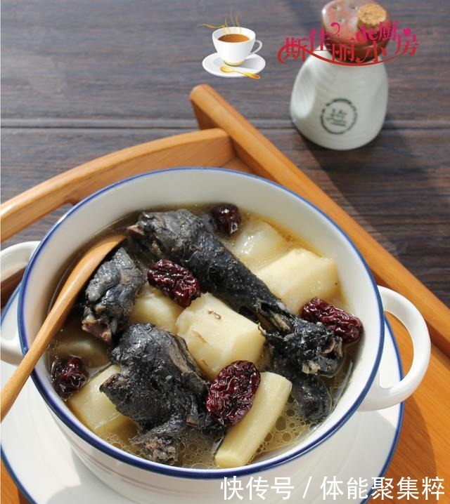 冬天这汤女人要多喝，三天两头炖一锅常喝气血足，体质变好不怕冷！