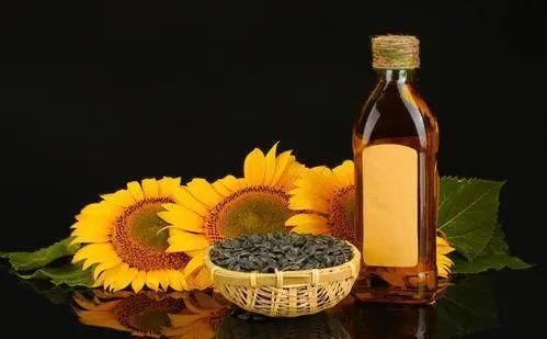 菜籽油|玉米油、菜籽油、花生油区别竟然这么大,千万别再用错了