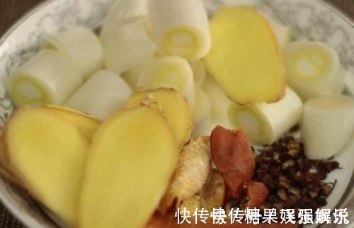 过年炸过鱼的油别再倒掉了!里边加点它,腥味即刻消,废油变新油