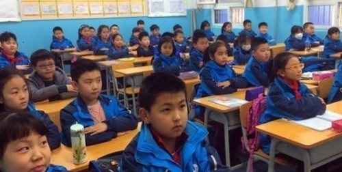 弘历|乾隆作的诗有多差劲?4万首仅1首入选小学课本,7岁小孩都知道
