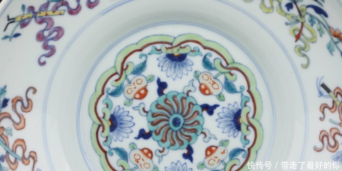 斗彩缠枝|官窑《大清乾隆年制》乾隆 斗彩缠枝花卉暗八仙纹折腰盘
