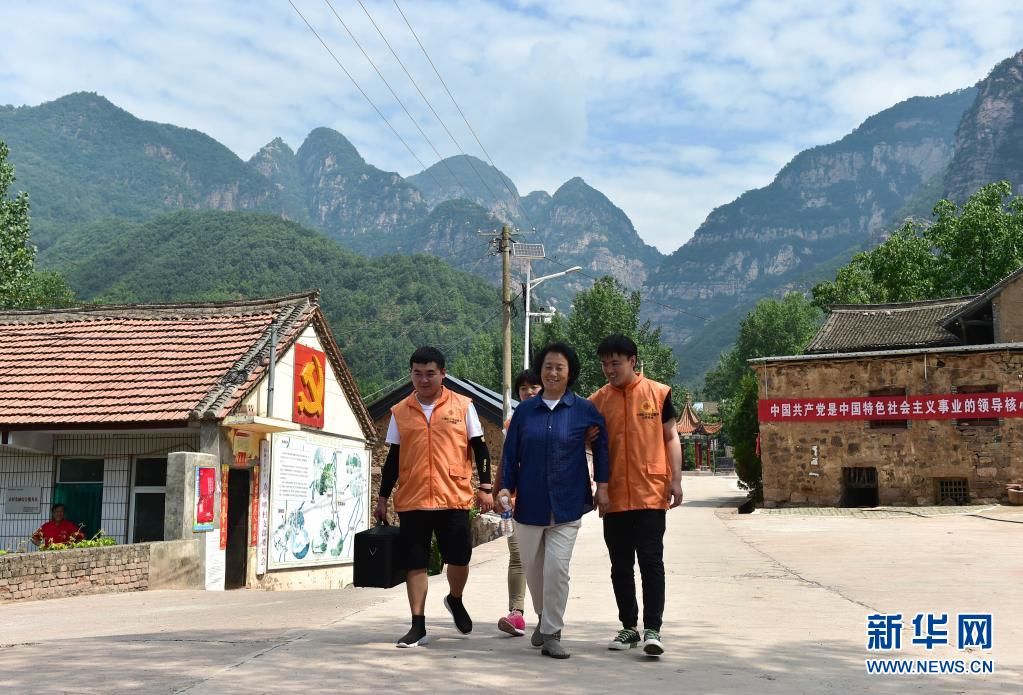 阳城县|新华全媒+丨中条山村“义剪师”