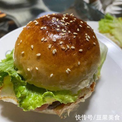 沙拉酱|这道手作面包和汉堡包,汤汁都要舔干净