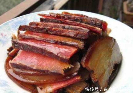 炒腊肉时，冷水泡还是上锅蒸？都错了！难怪腊肉又硬又咸不好吃